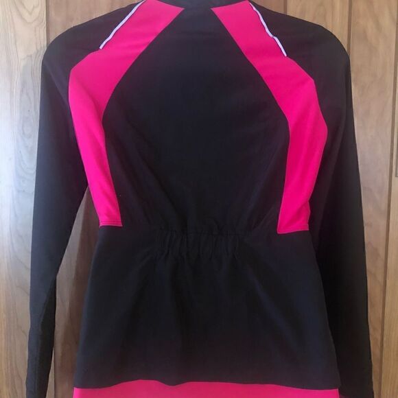 Xersion womens size medium activewear windbreaker. Black and pink. - Picture 4 of 6